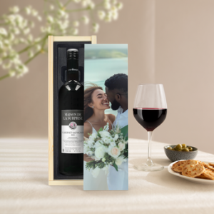 Floraqueen FR : Offrez une Caisse à Vin Personnalisée avec un Savoureux Cabernet Sauvignon
